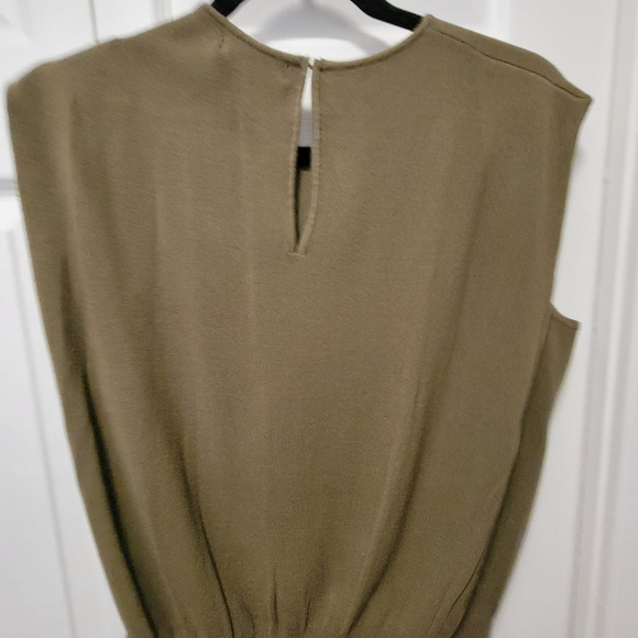 Silvia Drape-Back Tank M Olive Green Banana Republic - Picture 3 of 3